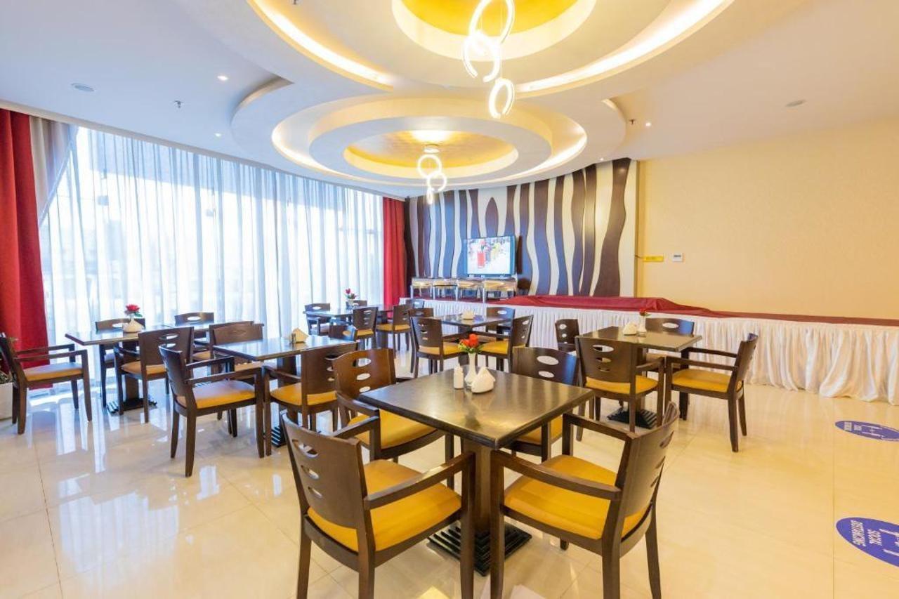 Ewan Tower Hotel Apartments Ajman Exteriör bild